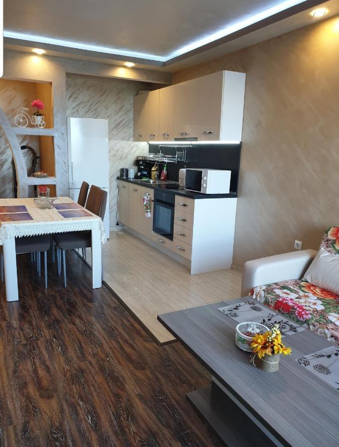 Sunshine Apartment Поморие Экстерьер фото